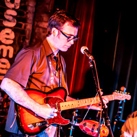Craig Havighurst on guitar
